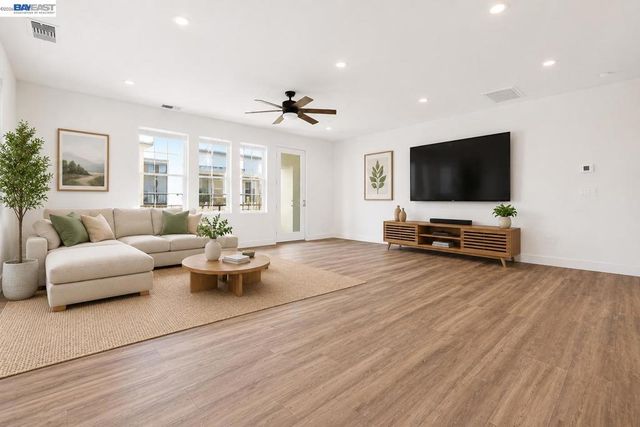6065 Bullion Ln, Dublin, CA 94568