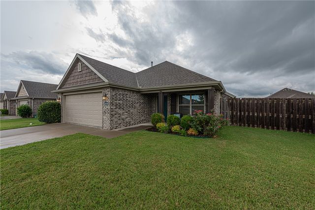 4430 W Anthem Drive, Fayetteville, AR 72704