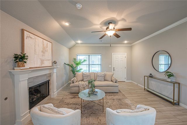 4430 W Anthem Drive, Fayetteville, AR 72704
