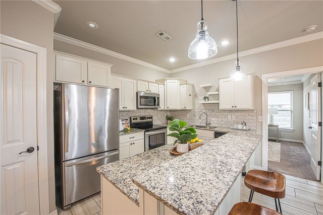 4430 W Anthem Drive, Fayetteville, AR 72704