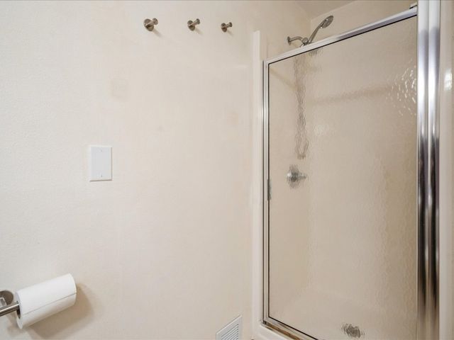 3509 E Avenue NW D, Cedar Rapids, IA 52405