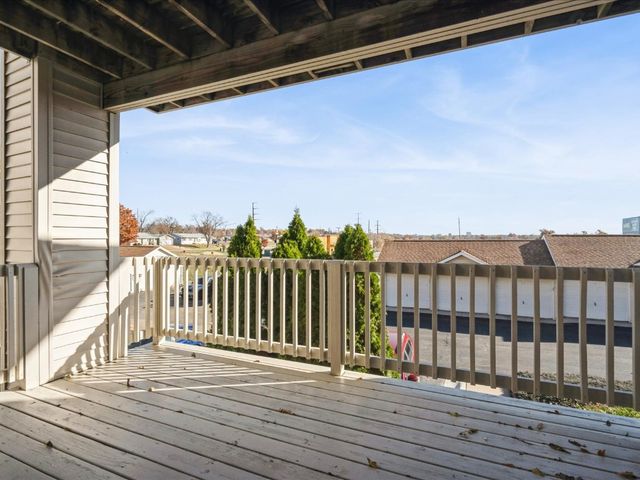 3509 E Avenue NW D, Cedar Rapids, IA 52405