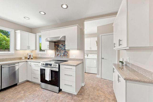 334 Oakview Drive, San Carlos, CA 94070