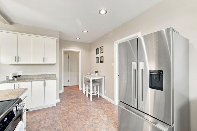 334 Oakview Drive, San Carlos, CA 94070