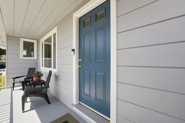 334 Oakview Drive, San Carlos, CA 94070