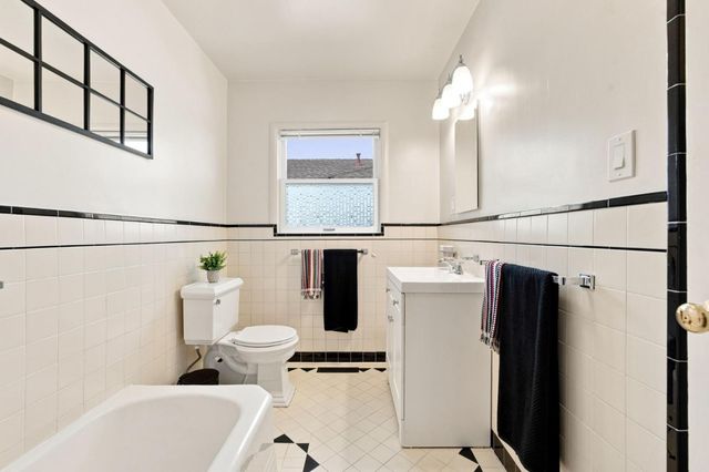 334 Oakview Drive, San Carlos, CA 94070