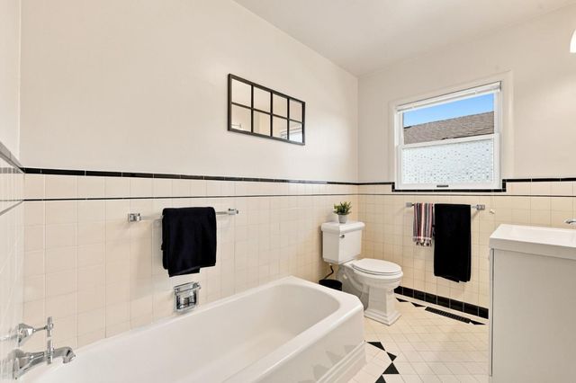334 Oakview Drive, San Carlos, CA 94070