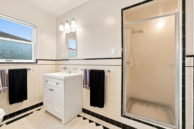 334 Oakview Drive, San Carlos, CA 94070