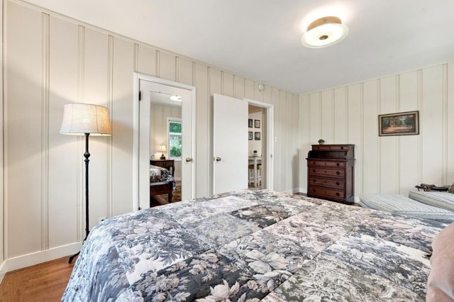 334 Oakview Drive, San Carlos, CA 94070