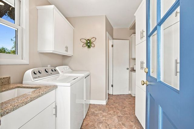 334 Oakview Drive, San Carlos, CA 94070