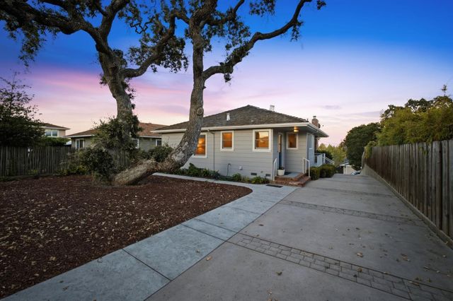 334 Oakview Drive, San Carlos, CA 94070