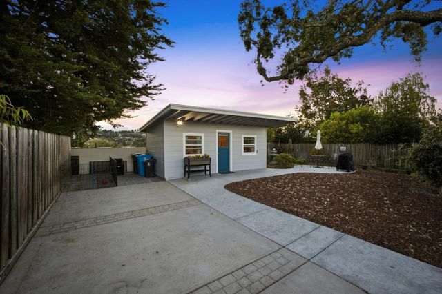 334 Oakview Drive, San Carlos, CA 94070