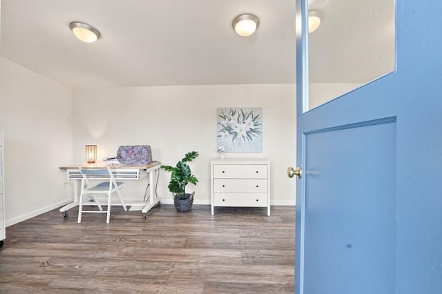 334 Oakview Drive, San Carlos, CA 94070