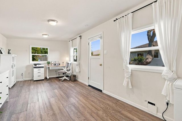 334 Oakview Drive, San Carlos, CA 94070