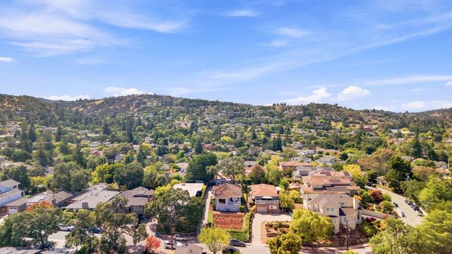 334 Oakview Drive, San Carlos, CA 94070