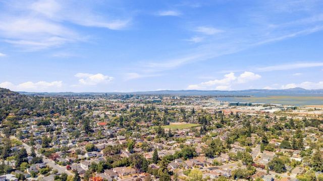 334 Oakview Drive, San Carlos, CA 94070