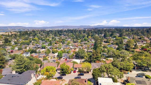 334 Oakview Drive, San Carlos, CA 94070