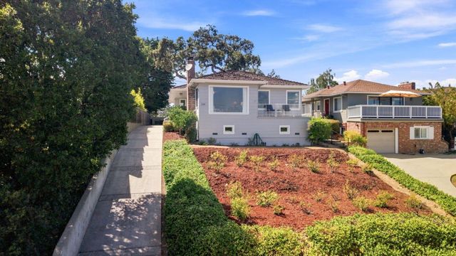 334 Oakview Drive, San Carlos, CA 94070