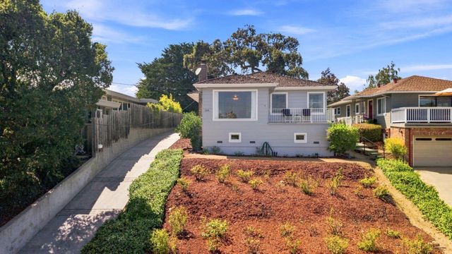 334 Oakview Drive, San Carlos, CA 94070