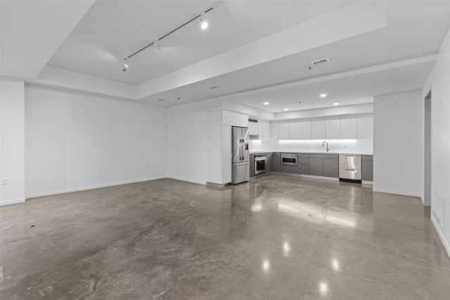 404 E College Street 1007, Iowa City, IA 52240