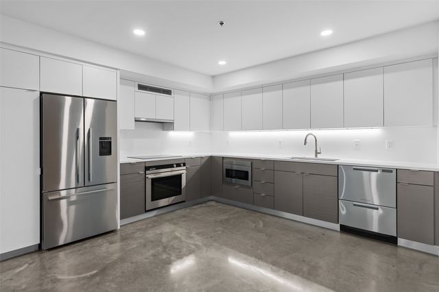 404 E College Street 1007, Iowa City, IA 52240