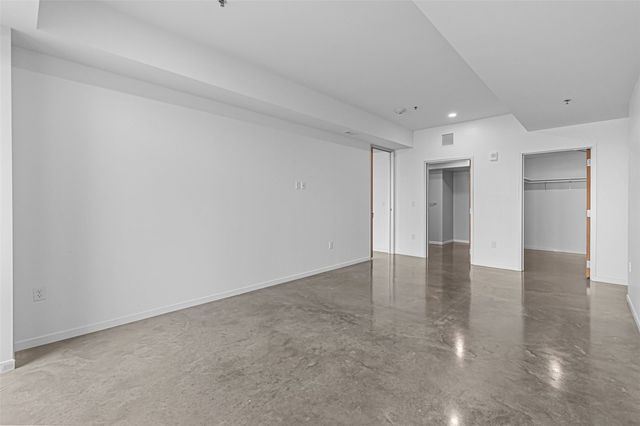 404 E College Street 1007, Iowa City, IA 52240