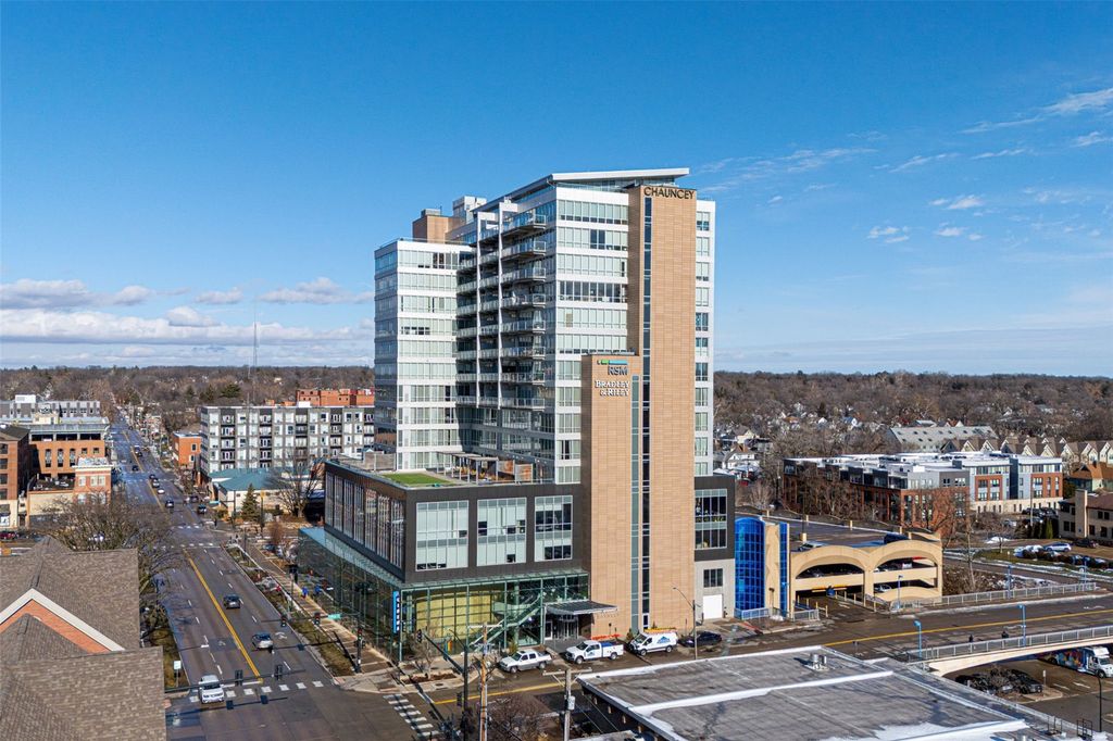 404 E College Street 1007, Iowa City, IA 52240