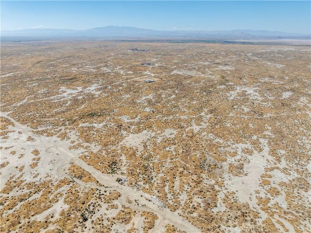 22 Avenue F, Redman, CA 93535