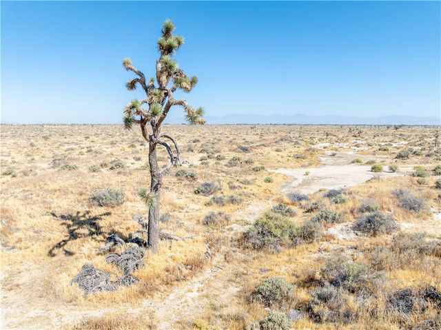 22 Avenue F, Redman, CA 93535
