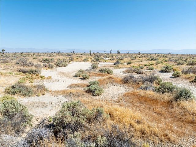 22 Avenue F, Redman, CA 93535
