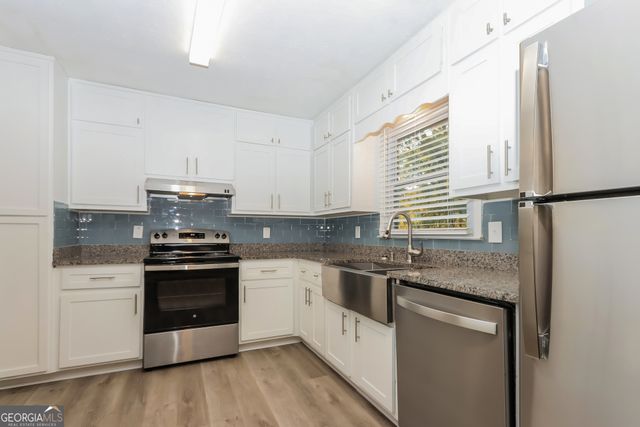 565 Greenview Avenue SE, Conyers, GA 30094