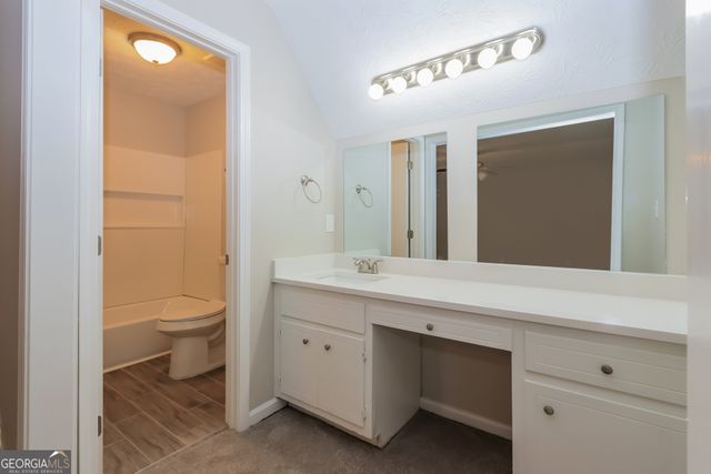 565 Greenview Avenue SE, Conyers, GA 30094