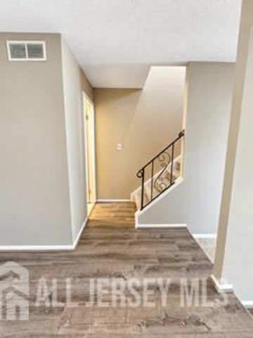 60 Pheasant Run, Edison, NJ 08820