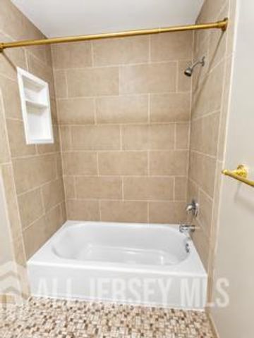 60 Pheasant Run, Edison, NJ 08820