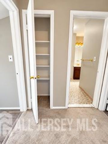 60 Pheasant Run, Edison, NJ 08820