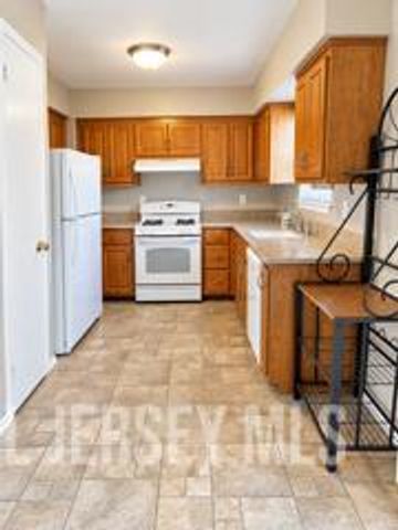 60 Pheasant Run, Edison, NJ 08820