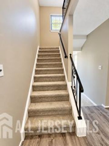 60 Pheasant Run, Edison, NJ 08820