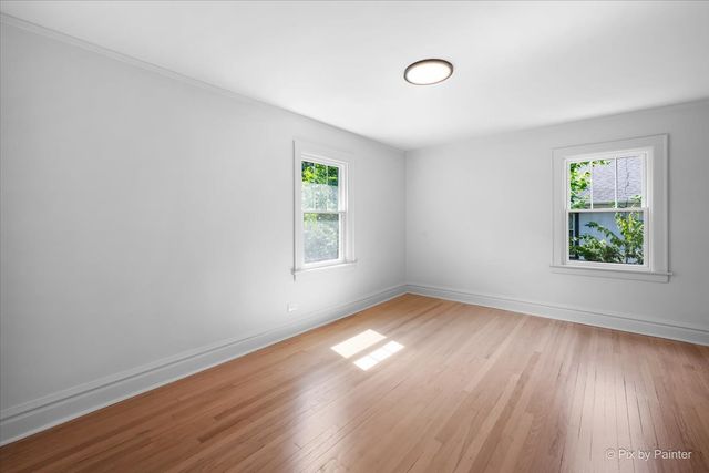 95 Pine Avenue, Riverside, IL 60546