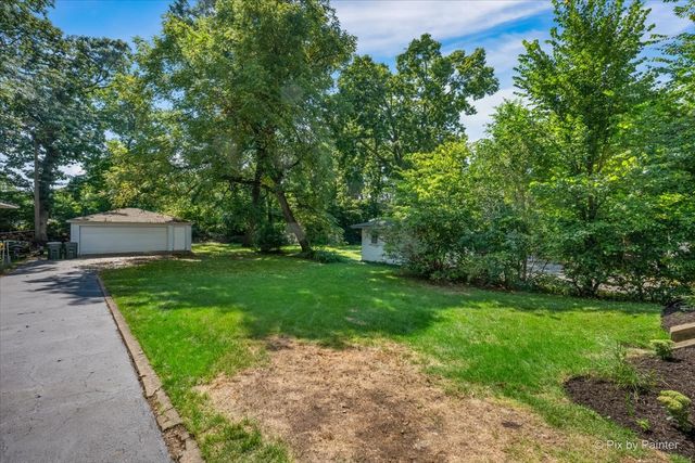 95 Pine Avenue, Riverside, IL 60546