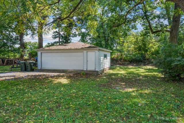 95 Pine Avenue, Riverside, IL 60546