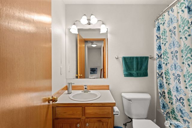 15702 66th Avenue NW, Gig Harbor, WA 98332
