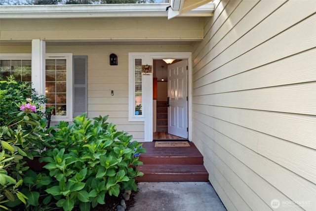 15702 66th Avenue NW, Gig Harbor, WA 98332