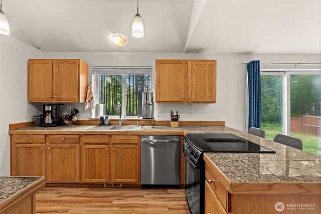 15702 66th Avenue NW, Gig Harbor, WA 98332