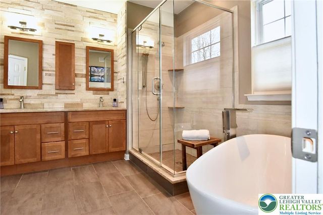 291 Water Lilly Court, Upper Macungie Twp, PA 18104