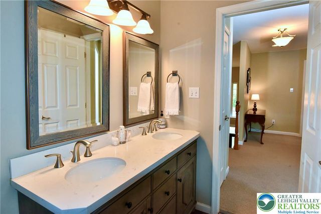 291 Water Lilly Court, Upper Macungie Twp, PA 18104