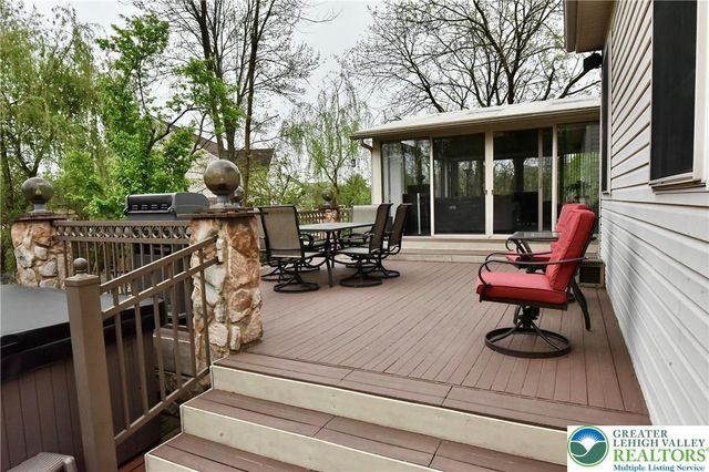 291 Water Lilly Court, Upper Macungie Twp, PA 18104