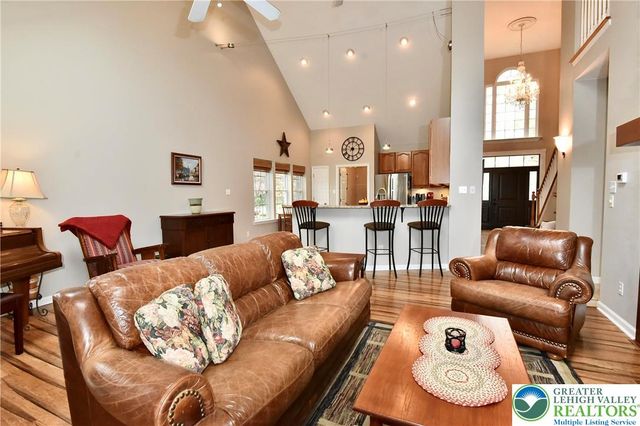 291 Water Lilly Court, Upper Macungie Twp, PA 18104