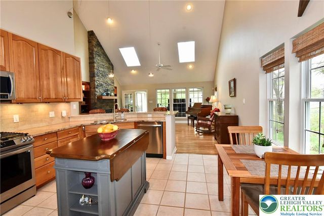 291 Water Lilly Court, Upper Macungie Twp, PA 18104