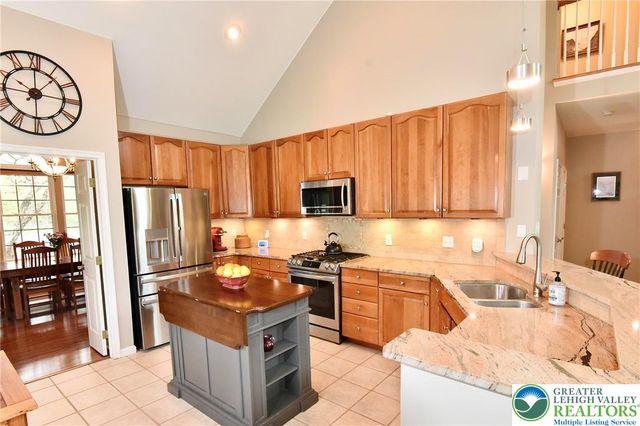 291 Water Lilly Court, Upper Macungie Twp, PA 18104