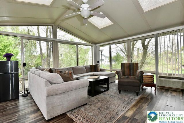291 Water Lilly Court, Upper Macungie Twp, PA 18104